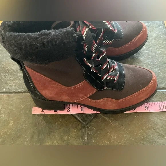 NWOT. COUGAR Primaloft boots .. - Picture 9 of 10